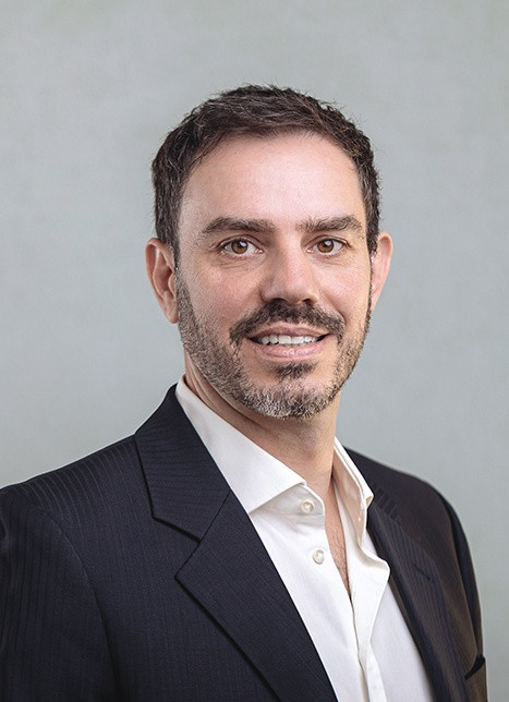 Christian Ploy im Maßanzug